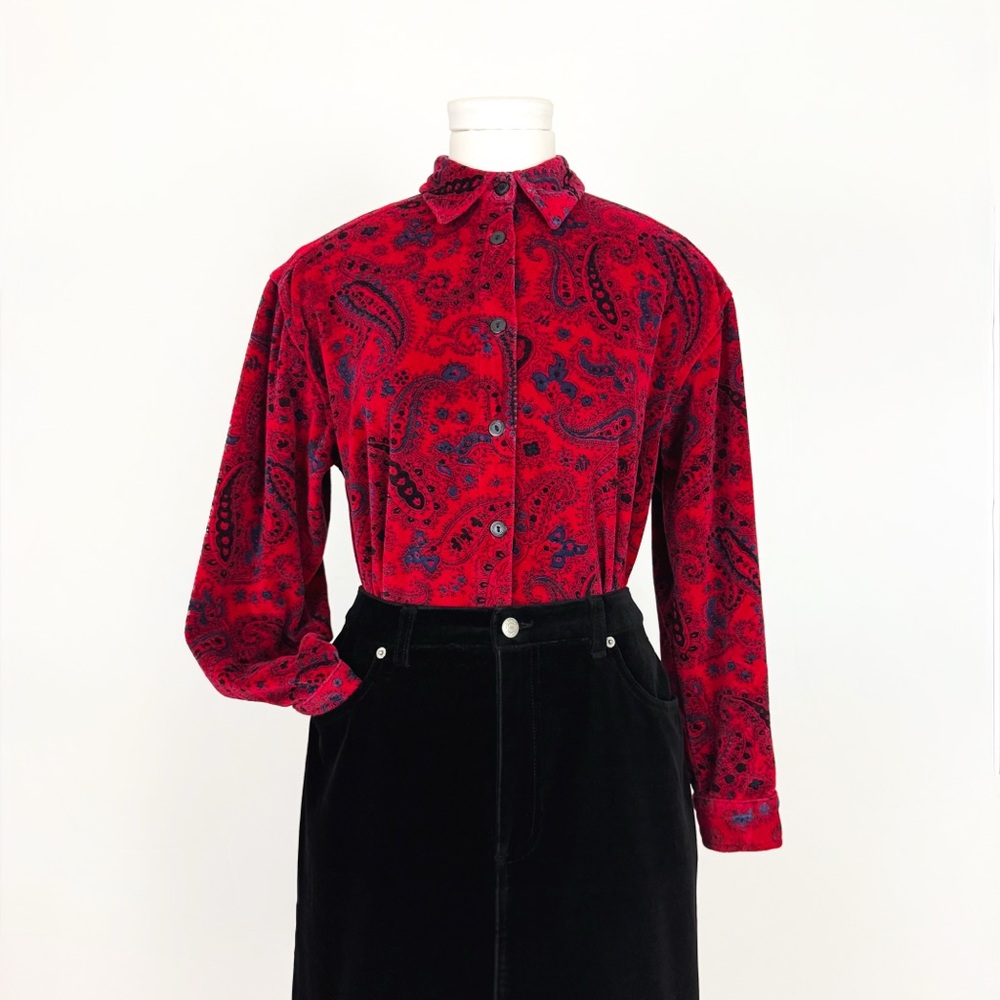 Vintage Velour Knit Paisley Patterned Button-Front Shirt in Red | Size L